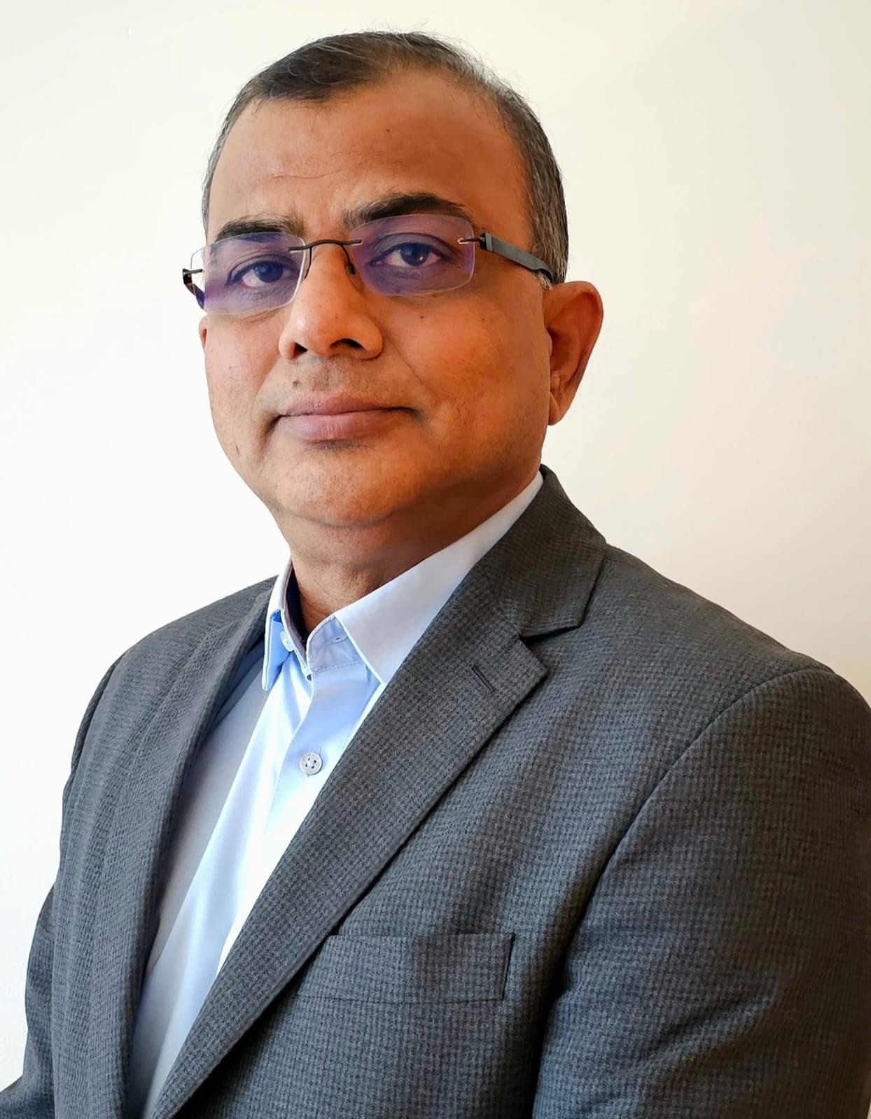 Dr. Sanjay Trivedi – MS Ortho, Senior Arthroscopy Specialist